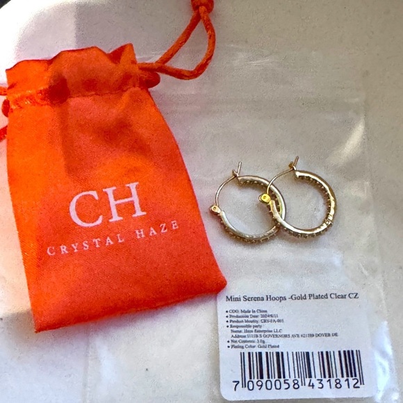 💛Stunning Crystal Haze Gold and White Crystal Hoop Mini Serena Earrings💛 - Picture 8 of 16